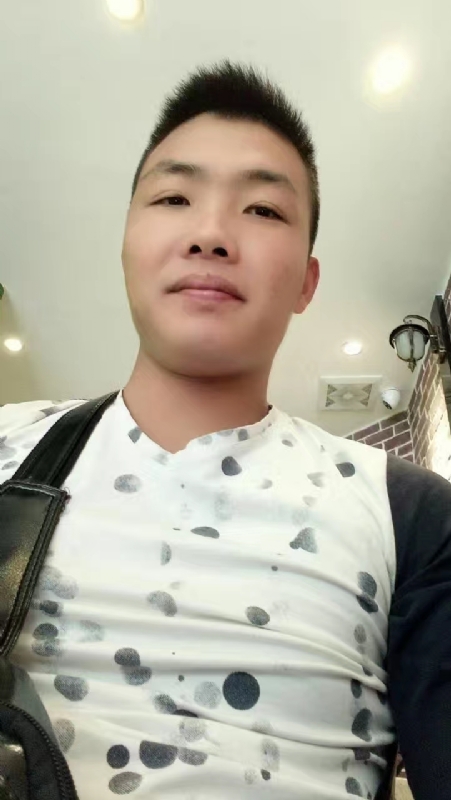 吃生蚝的小乖乖的第一张照片--钦州中老年相亲网
